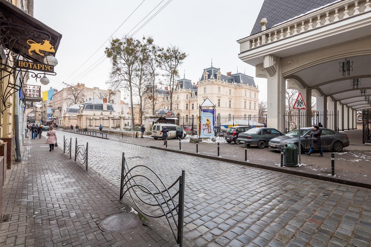 Квартира В Центрі Подобово На Вулиці Коперника 26 Біля Палацу Мистецтв Lviv Exterior foto